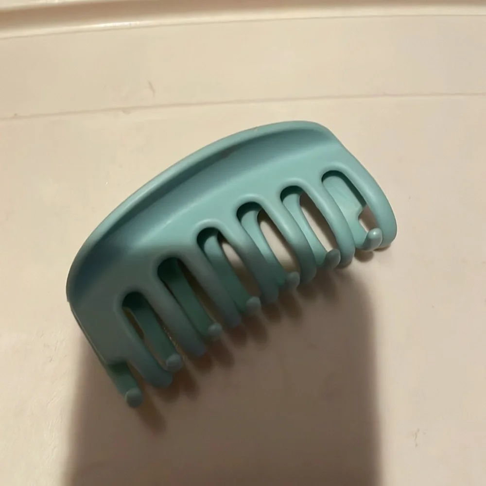 Clips - Picture 3 of 6